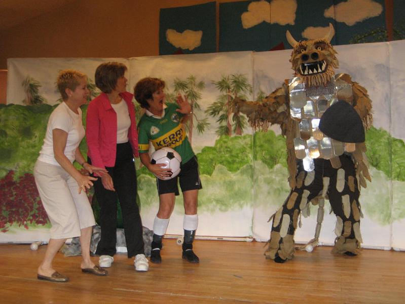 S0013_0027.jpg - Kids cringe